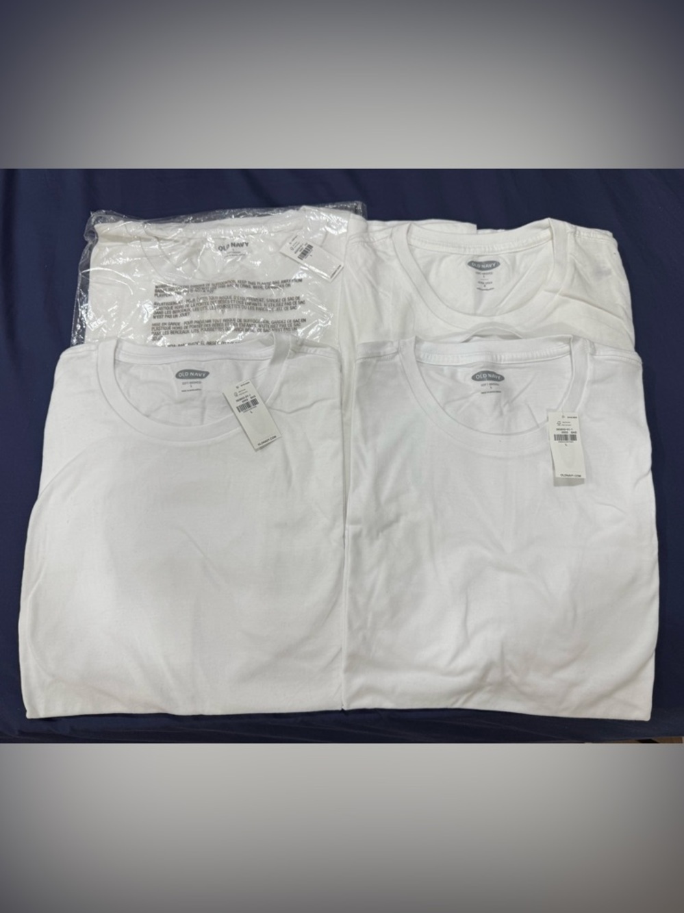 Men’s Old Navy white soft-washed t-shirts
